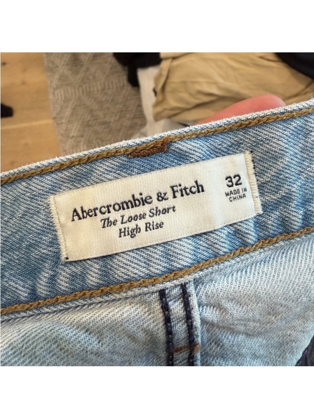 A&F The Loose Short High Rise - Picture 4 of 4